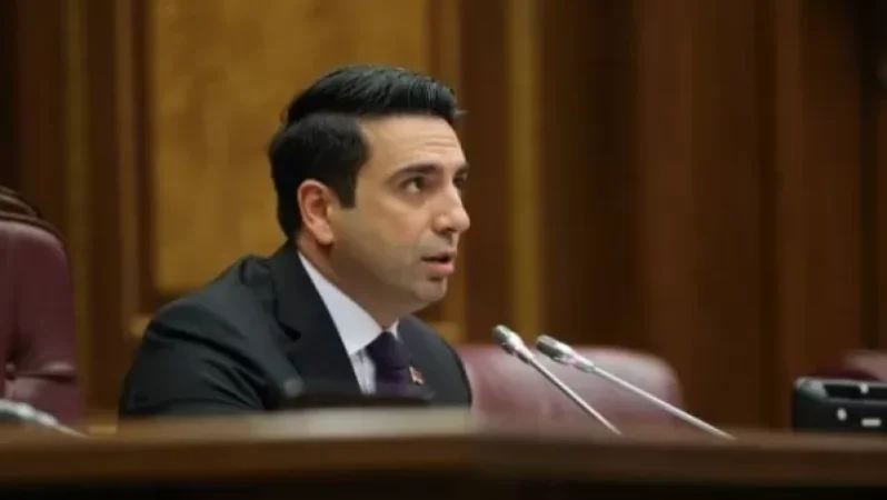 Ալեն Սիմոնյանն անջատեց ԱԺ ամբիոնից վարչապետին անունով դիմած և որակում տված պատգամավորի խոսափողը