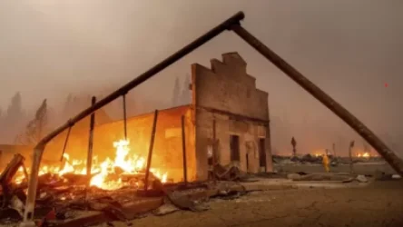 ՏԵՍԱՆՅՈՒԹ․ Կալիֆոռնիայի նահանգում մոլեգնող հրդեհը ոչնչացրել Է 150 տարվա պատմություն ունեցող Գրինվիլ քաղաքը