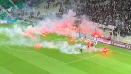 Զայրացած երկրպագուները խափանել են Ֆրանսիայի ֆուտբոլի առաջնության խաղի մեկնարկը