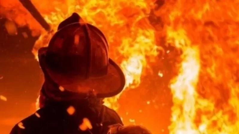Fire Breaks Out at Military Unit N, Consuming Approximately 2.5 Hectares of Grassland, 150 Wooden Window Frames, and 15 Wooden Structures