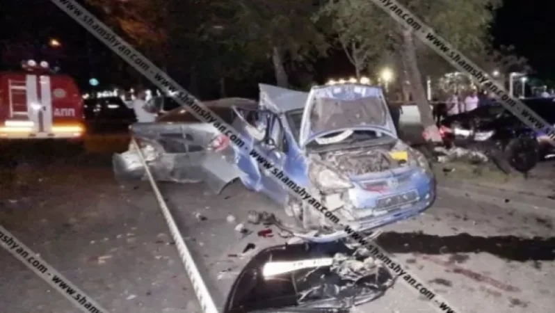 Կոմիտասի պողոտայում բախվել են BMW-ն ու Mitsubishi-ն, BMW-ն էլ բախվել է ծառին. կան վիրավորներ