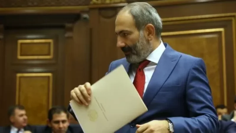 Նիկոլ Փաշինյանը ժամանել է Ազգային ժողով. ՔՊ-ն փակ նիստ է անում. Armlur