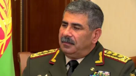 Ադրբեջանի պաշտպանության նախարարը մեկնում է Թուրքիա