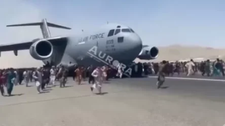 ՏԵՍԱՆՅՈՒԹ. Ինչպես են մարդիկ վազում ինքնաթիռի հետևից, որպեսզի փախչեն երկրից