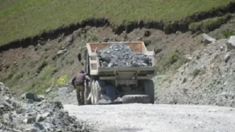 Սոթքում հակառակորդը անկանոն կրակում է․ հանքավայրի աշխատակիցներն այս պահին տարհանվում են. 24News