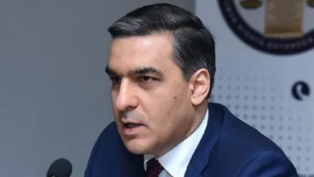 ՔԱՐՏԵԶ. Ադրբեջանական զինծառայողն ինքնաձիգը պարզել է ՄԻՊ-ի ուղղությամբ