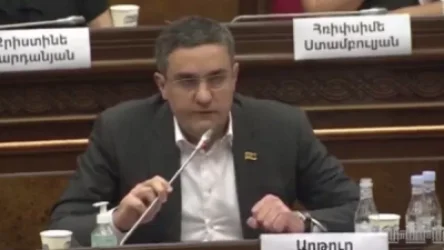 ՏԵՍԱՆՅՈՒԹ. «Խեղճ Նիկոլն ինչ աներ, Ղարաբաղը նախկինները ծախել էին, խեղճ «հարիֆի» գլխին ջարդվեց». համաձա՞յն եք. Ղազինյանը՝ Փաշինյանին