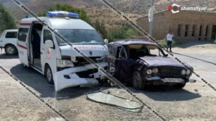 Վայոց Ձորի մարզում բախվել են «Եղեգնաձոր» ԲԿ-ի շտապօգնության ավտոմեքենան ու «06»-ը