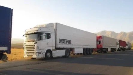 Կապան-Գորիս ճանապարհի փակ լինելու պատճառով իրանական բեռնատարներն ունեն Երևան հասնելու խնդիր․ Քերոբյան