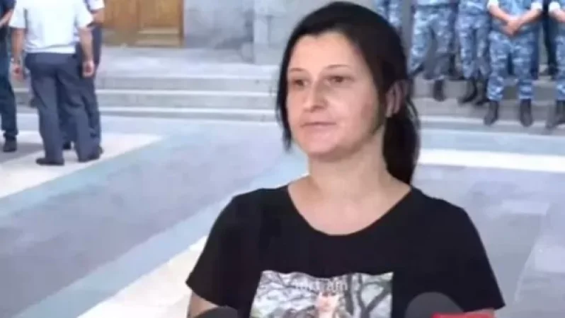 VIDEO: We Won't Allow Them to Place the Stone They Want. I Will Take My Child and Bring Him to the Government Building, Says Mother of Fallen Soldier