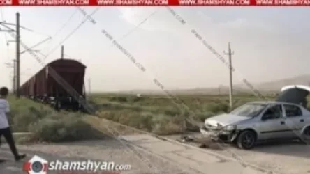 Արարատի մարզում բախվել են «Հարավկովկասյան երկաթուղի» ընկերության գնացքն ու «Opel Astra»-ն