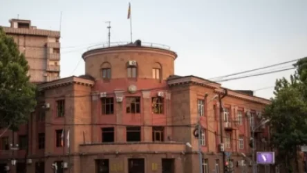 Կենտրոնի թաղապետարանում ծեծկռտուքի գործով Արման Դավոյանին առաջադրված մեղադրանքը չհաստատվեց. հետապնդումը կդադարեցվի