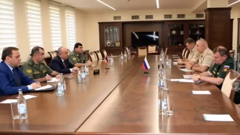 Ռուստամ Մուրադովը ավարտում է իր առաքելությունը․ ի՞նչ են քննարկել Պն նախարարն ու գեներալը