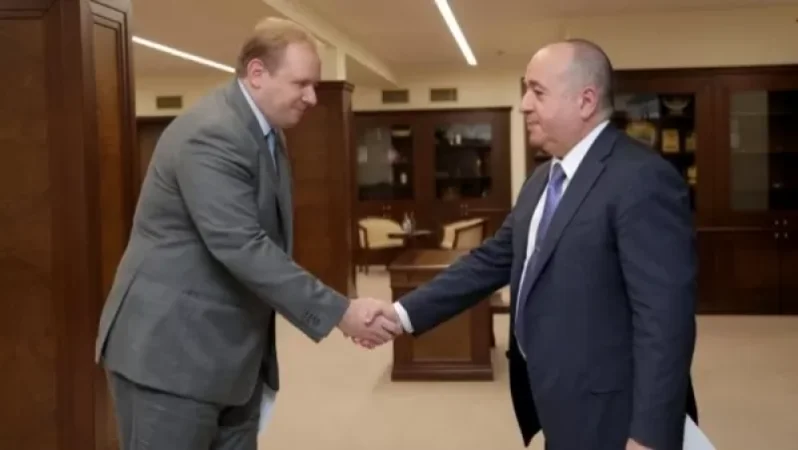 ՊՆ նախարարն ու «Հարավկովկասյան երկաթուղի» ՓԲԸ գլխավոր տնօրենը հանդիպել են