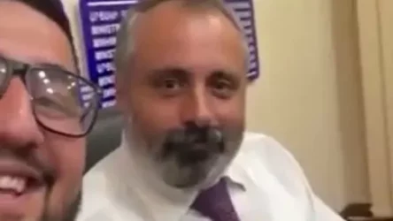 ՏԵՍԱՆՅՈՒԹ. Ո՞վ է Դավիթ Բաբայանին նկարահանած բլոգերը և ինչպես էր նա «ներխուժել» Արցախի ԱԳՆ շենք