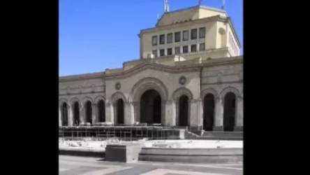 ՏԵՍԱՆՅՈՒԹ. Տեղադրվում է սպասվելիք «գունագեղ» տոնակատարության բեմահարթակը