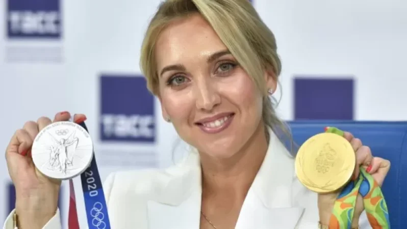 Medals of Rio 2016 Champion and Tokyo 2020 Silver Medalist Elena Vesnina Stolen