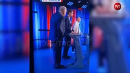 ՏԵՍԱՆՅՈՒԹ. Ուղիղ եթերի ժամանակ Ժիրինովսկու հագից տաբատն ընկել է