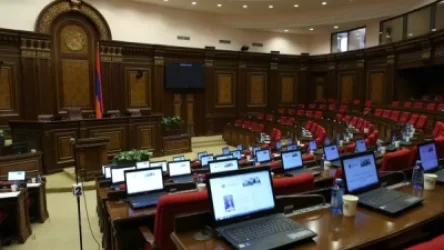 Գորիս-Կապան ճանապարհին ստեղծված իրավիճակը քննարկելու համար փակ նիստ կհրավիրվի. «Հրապարակ»