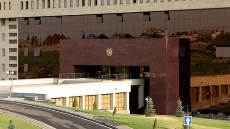 ՊՆ-ն մեկ անձից գնում է կատարել. արատավոր պրակտիկան շարունակվում է․ Armlur