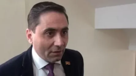 Ձեզ Բաքվից հարցնող կա․ Արման Աբովյան