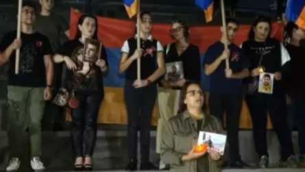 ՏԵՍԱՆՅՈՒԹ․ Խաղաղ ապրելը չէ, որ կարևոր է, կարևորը՝ պատվով ապրելն է․ Կարին Տոնոյանը Եռաբլուրում է