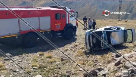 Արագած լեռան ճամփին Opel-ը մի քանի պտույտ շրջվելով հայտնվել է ձորում. Ոստիկանության զորքերի ծառայողներ կան տուժածների մեջ