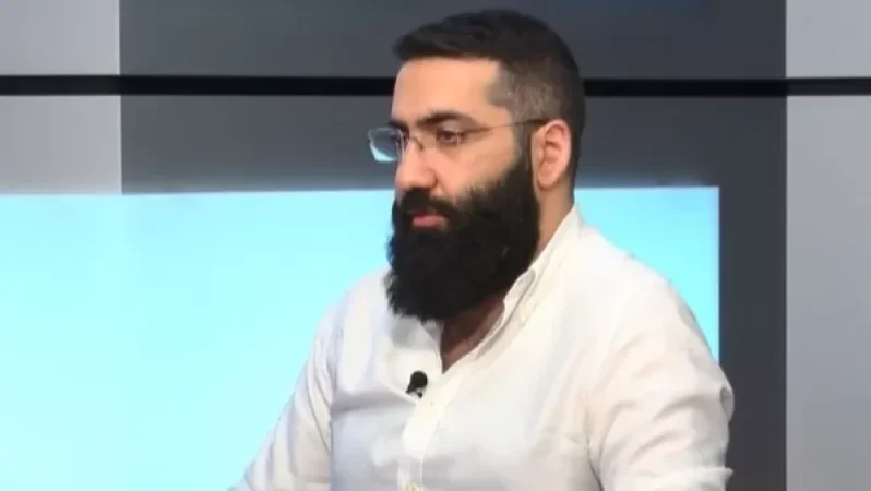 Արթուր Դանիելյանին իր տան մոտից բերման են ենթարկել ոստիկանություն