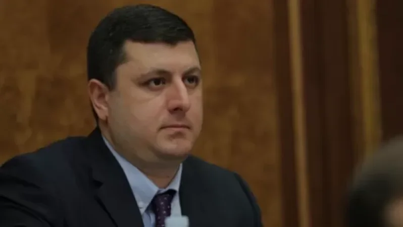 Մարդկանց թիկունքում ինչ որ գործընթացներ են «եփվում», ինչը խնամքով թաքցվում է հասարակությունից․ Աբրահամյան