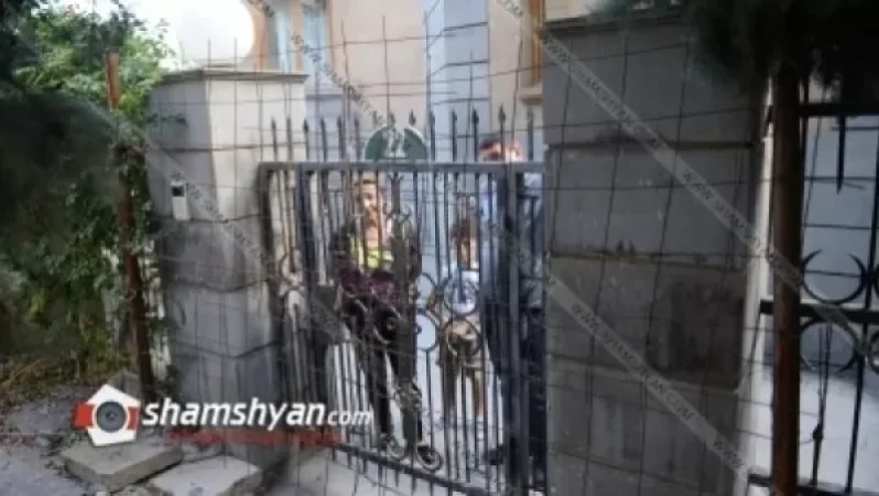 Քաղաքացին մետաղյա ճաղերով փակել է հարևանի տան մուտքը