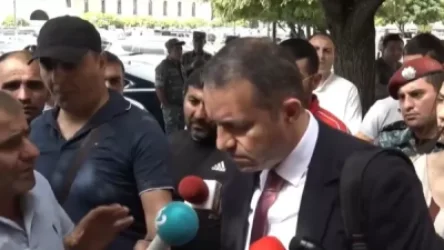 ՏԵՍԱՆՅՈՒԹ․ «Ինչի՞ չեք ուզում, որ պարոն Ծառուկյանը գործարանը բացի»․ Քերոբյանը պատասխանեց խաղողագործի հարցին