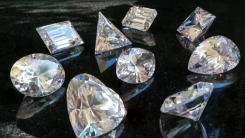 Կառավարությունն աճուրդի կհանի 1.5 մլրդ դրամ շուկայական արժեքով ալմաստի քարեր, ադամանդ, ոսկի, զմրուխտ