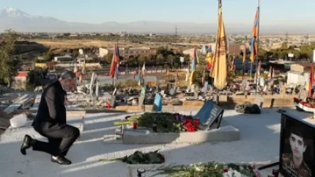 ՏԵՍԱՆՅՈՒԹ․ Փաշինյանը հարգանքի տուրք մատուցել 44-օրյա պատերազմում զոհված հերոսների հիշատակին