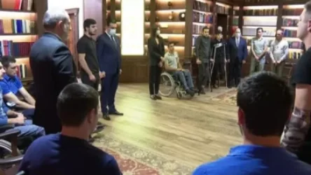 ՏԵՍԱՆՅՈՒԹ․ Փաշինյանը  Զինվորի տանը 1 րոպե լռությամբ հարգանքի տուրք է մատուցել զոհերի հիշատակին