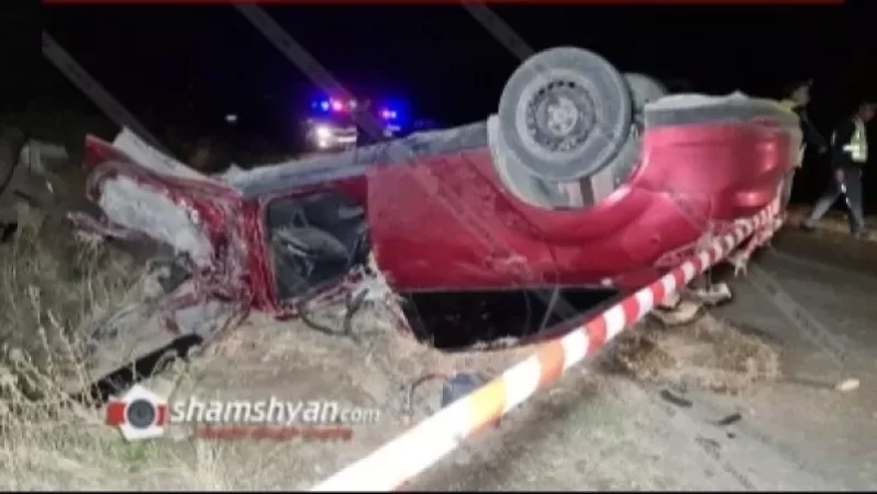 26-ամյա վարորդը Ford Focus-ով տապալել է էլեկտրասյունն ու շրջվել․ բժիշկները պայքարում են նրա կյանքի համար