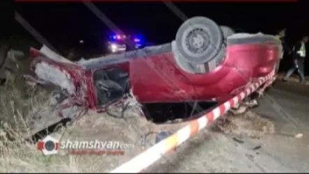 26-ամյա վարորդը Ford Focus-ով տապալել է էլեկտրասյունն ու շրջվել․ բժիշկները պայքարում են նրա կյանքի համար