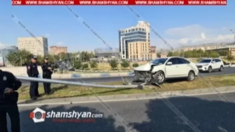 Nissan Bluebird-ը բախվել է երկաթյա էլեկտրասյանը, տապալել այն, վիրավոր երեխան տեղափոխվել է «Սուրբ Աստվածամայր» բժշկական կենտրոն