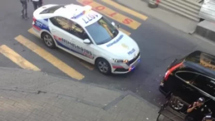 Ոստիկանական մեքենան` հետիոտնների համար նախատեսված անցման վրա. ոստիկանությունից մեկնաբանում են