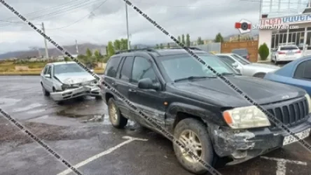 Կոտայքում բախվել են Jeep Grand Cherokee-ն ու Volkswagen Vento-ն. կա վիրավոր