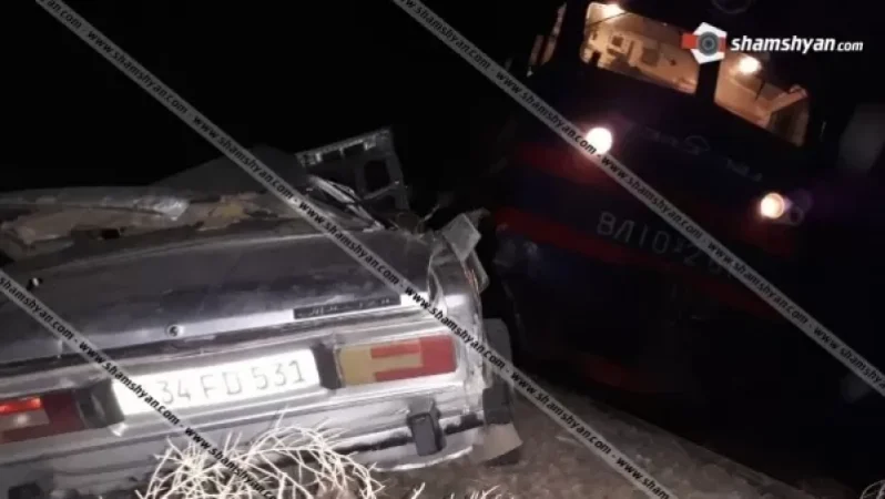 Արտակարգ դեպք՝ Արարատի մարզում. էլեկտրաքարշը գնացքի գծերի վրա հայտնված «06»-ը վերածել է մետաղե ջարդոնի