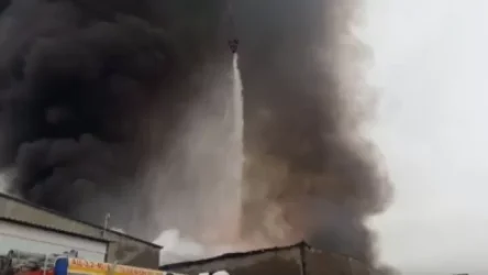 ՏԵՍԱՆՅՈՒԹ. Խոշոր հրդեհ Նոր Մոսկվայի պահեստներից մեկում. հրդեհը դեռ չի մարվել