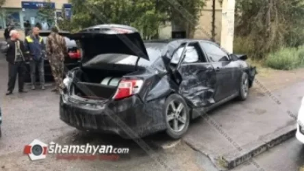 3 մեքենայի մասնակցությամբ խոշոր ավտովթար Արարատում․ կան վիրավորներ