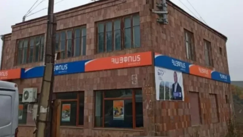 Տեղ համայնքում ՔՊ-ականներն առանց համարանիշի մեքենաներով տեղափոխում են մարդկանց․ Իոաննիսյան