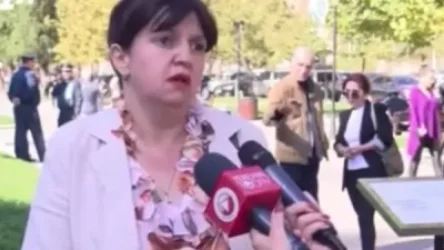 VIDEO: Citizens Protest in Front of the Ministry of Health