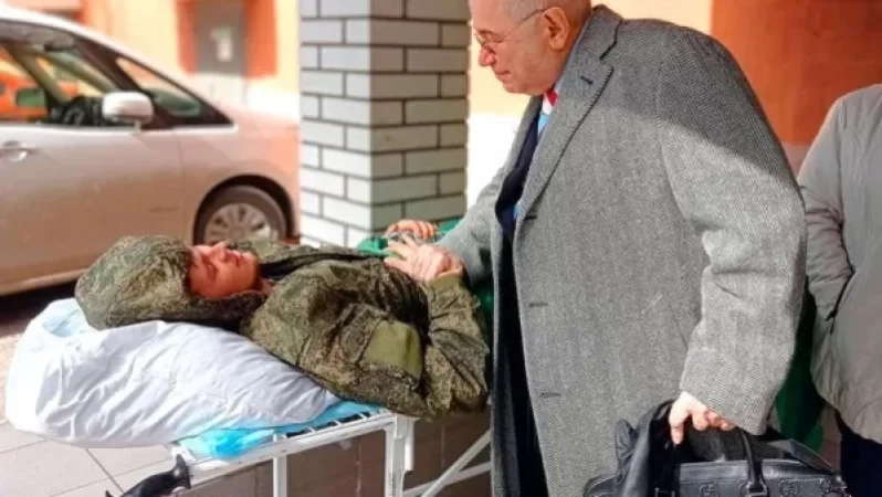 Եվգենի Պետրոսյանը հանդիպել է վիրավոր ռուս զինվորներին. ինչ են նկատել օգտատերերը