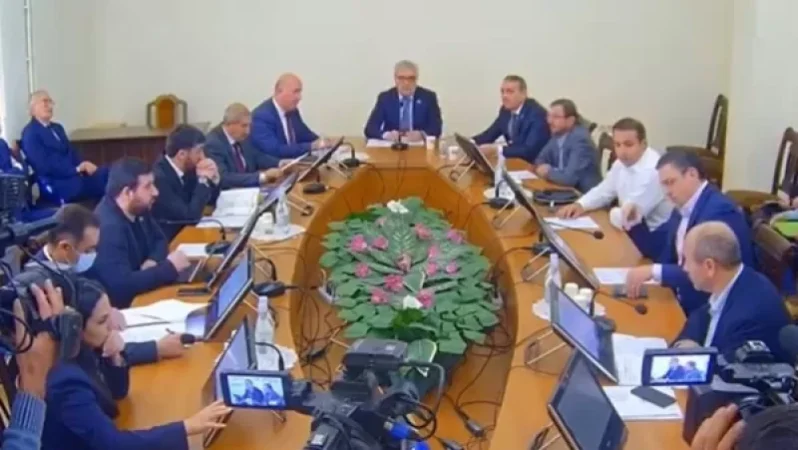Արթուր Ղազինյանն 8-րդ անգամ է առաջադրվել ԱԺ Պաշտպանության հանձնաժողովի փոխնախագահի պաշտոնում