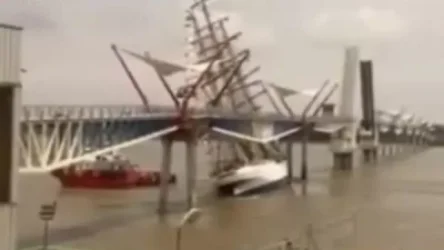 ՏԵՍԱՆՅՈՒԹ. Էկվադորում ռազմական առագաստանավը բախվել է հետիոտնային կամրջին