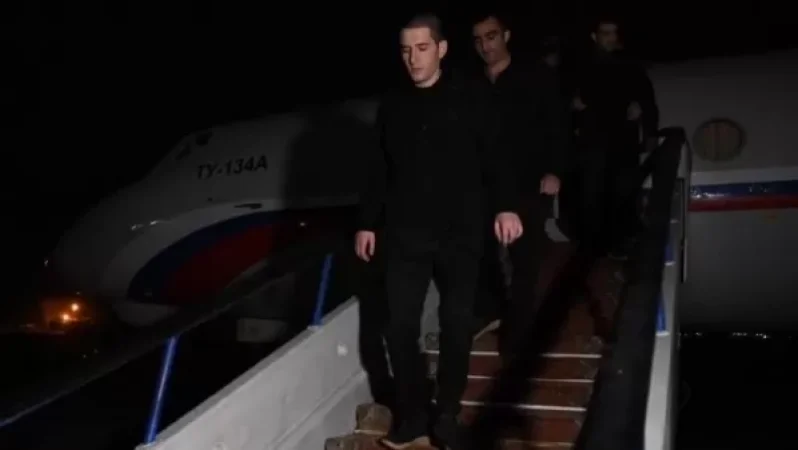 Ենթադրում եմ՝ վերադառնում են ռազմական գործողությունների ավարտից հետո գերեվարված տղաները. Հոխիկյան