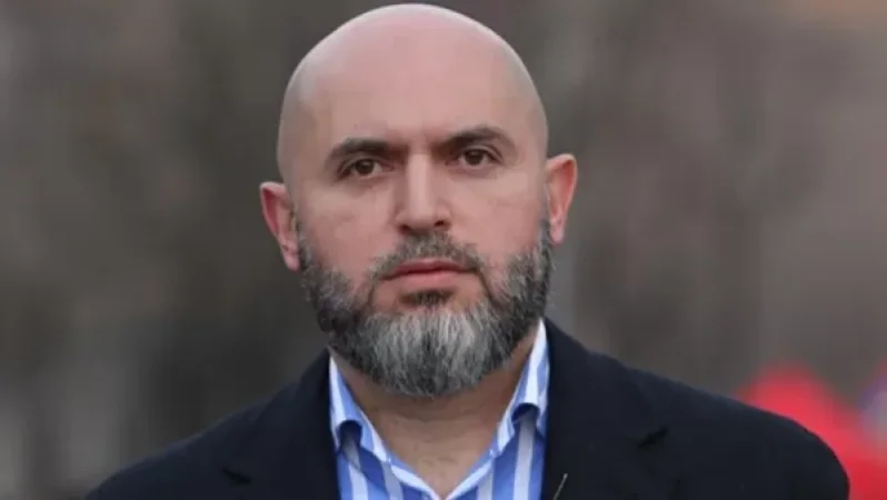 Այս ուշ ժամին Էրեբունու ոստիկանական բաժնից մեր տուն են եկել ոստիկաններ․ Արմեն Աշոտյան