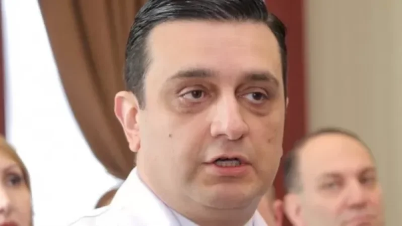 Խնդրանքով դիմում եմ Հայաստանում աշխատող շուրջ 1,202,800 առողջապահության նախարարներին՝ կանանց․․ ԵՊԲՀ ռեկտոր